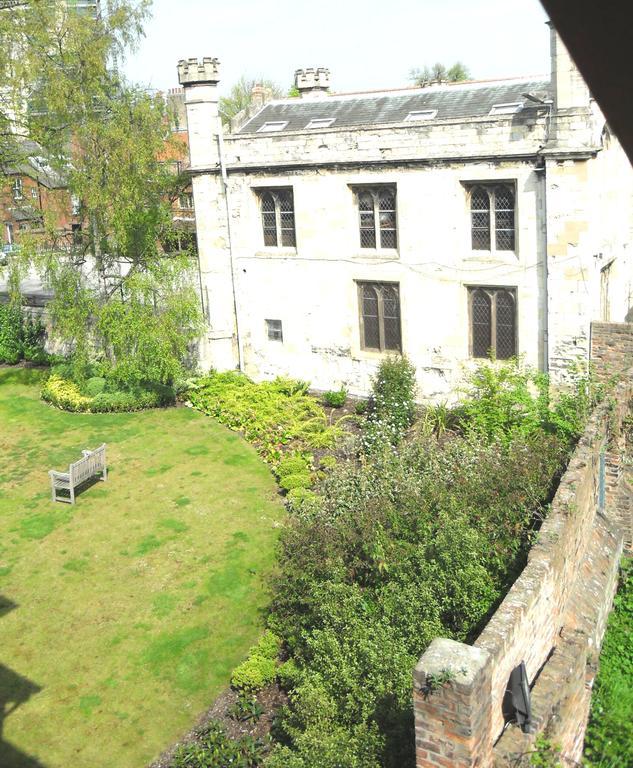 11 Talbot Court Apartman York Szoba fotó